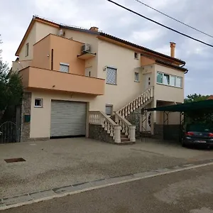 Apartment Anita, Malinska