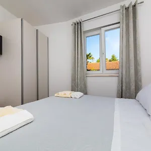 Apartment Nada 1, Malinska