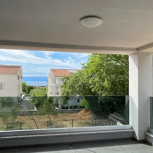 Apartment Grgic On The Adress Branka Fucica 96, Malinska